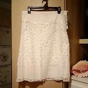 Elegant White Lace Skirt Sz 16